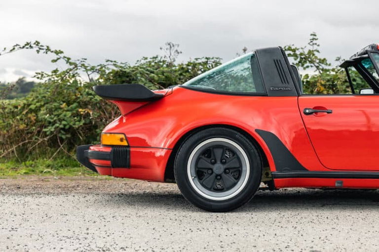 Porsche 911 Carrera 3.2 Supersport