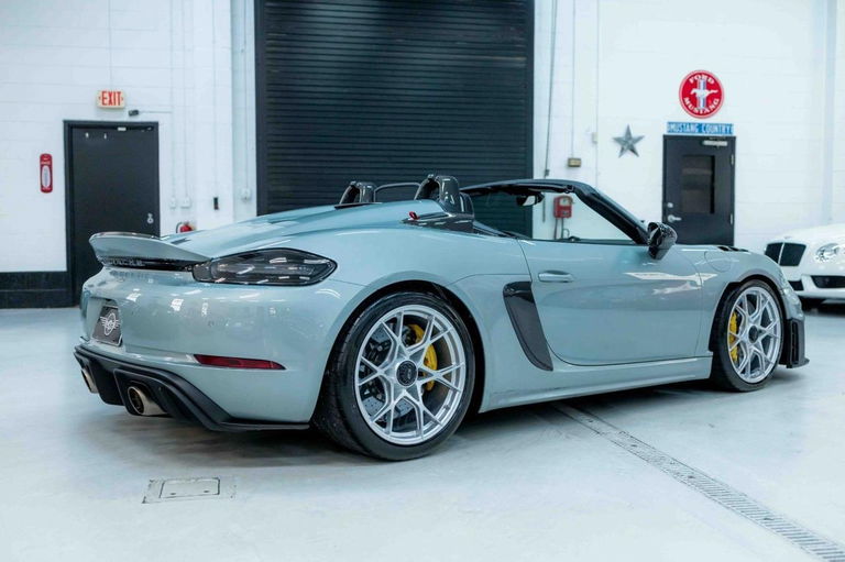 Porsche 718 Spyder RS