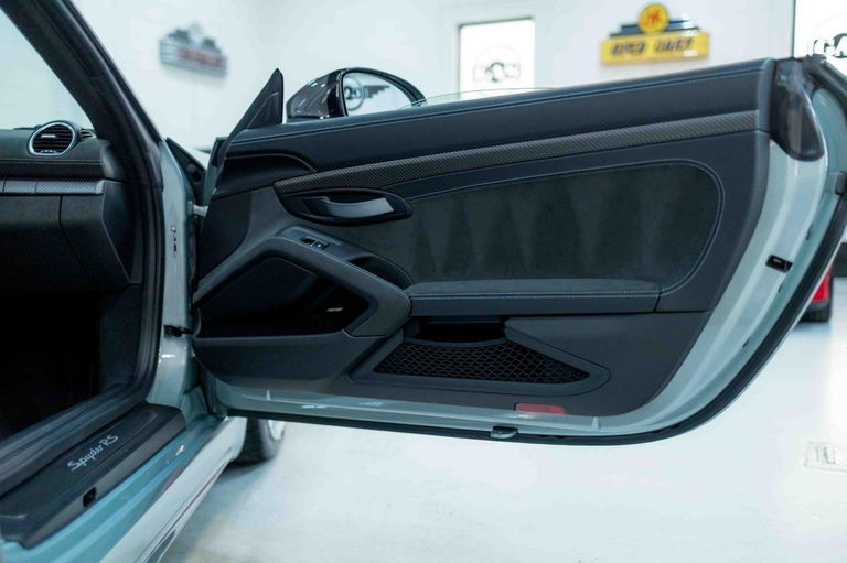 Porsche 718 Spyder RS