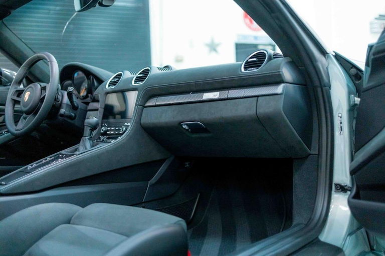 Porsche 718 Spyder RS