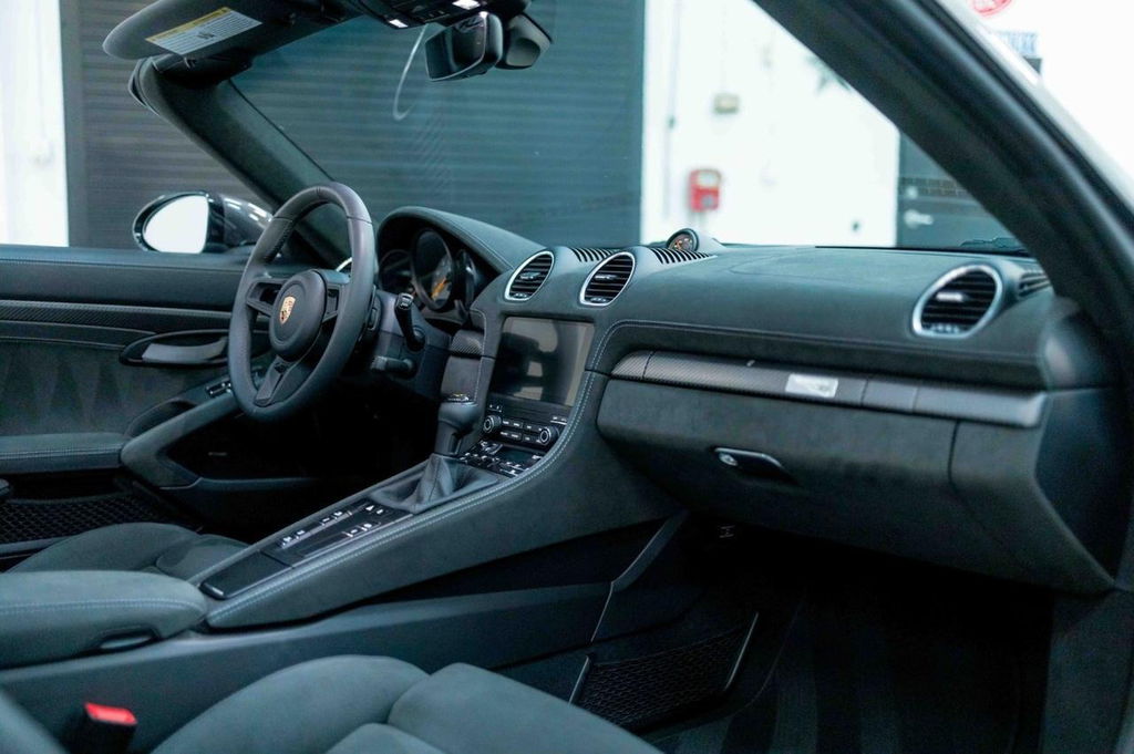 Porsche 718 Spyder RS