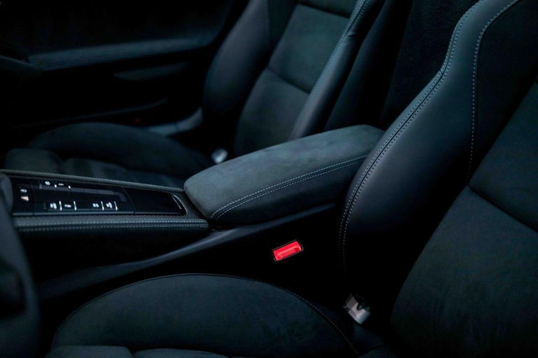 Porsche 718 Spyder RS