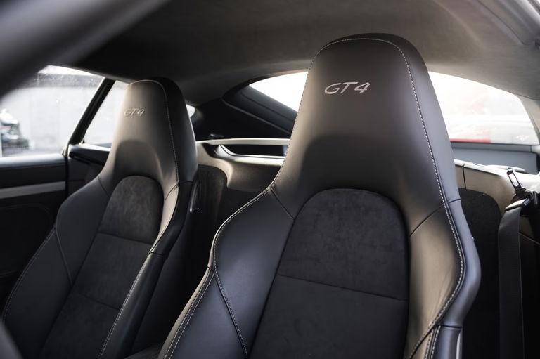 Porsche 981 Cayman GT4