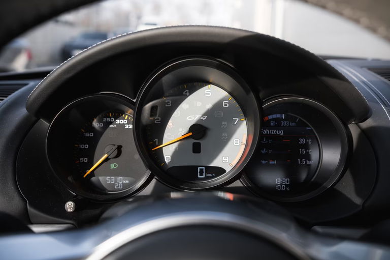 Porsche 981 Cayman GT4