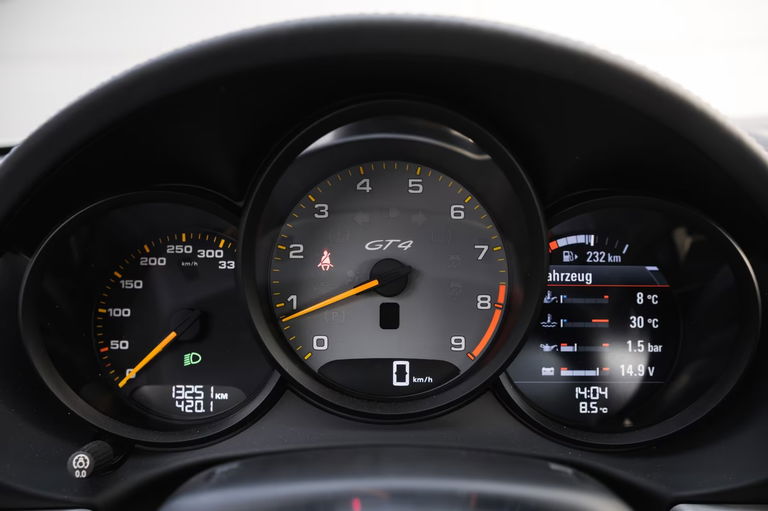 Porsche 981 Cayman GT4