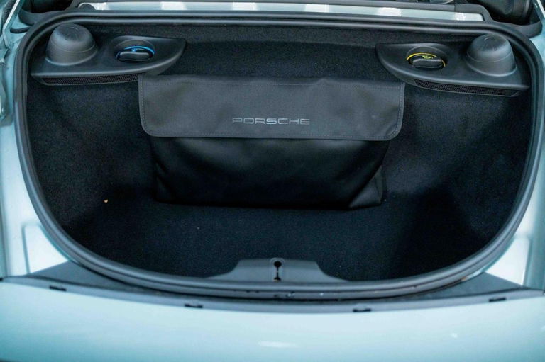 Porsche 718 Spyder RS