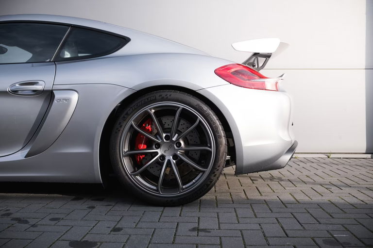 Porsche 981 Cayman GT4