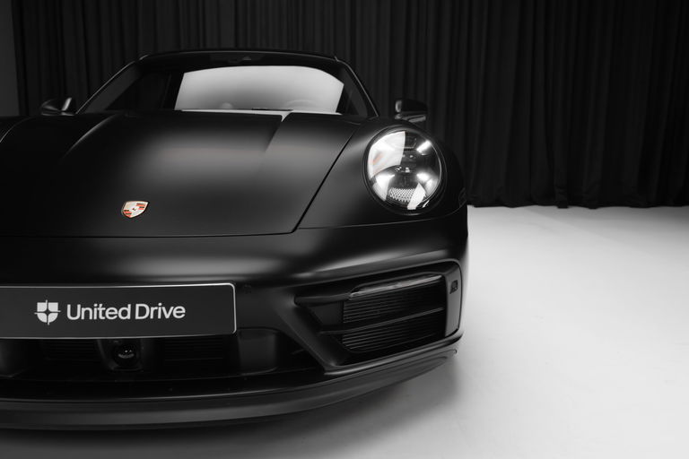 Porsche 992 Carrera 4 GTS