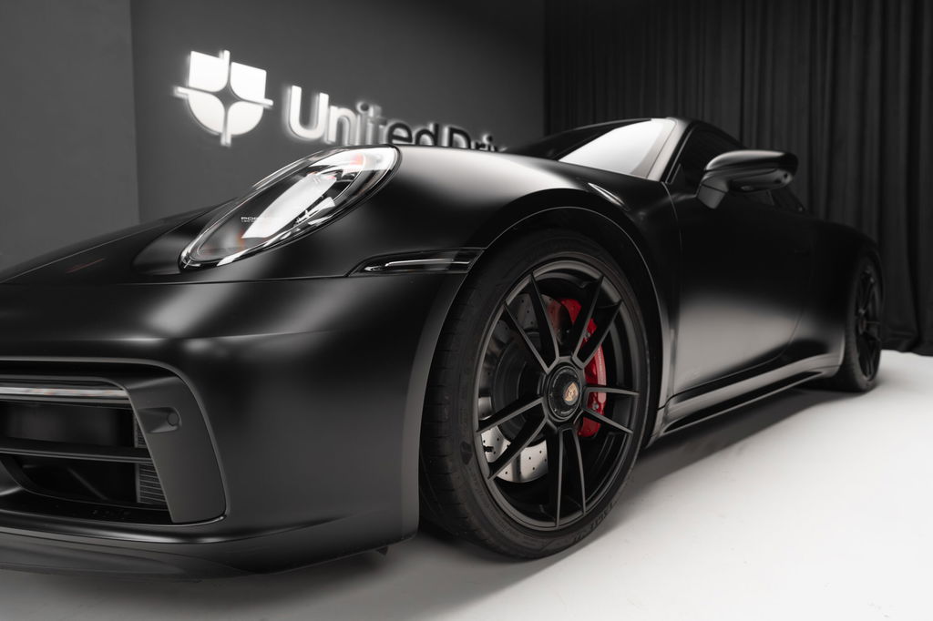 Porsche 992 Carrera 4 GTS