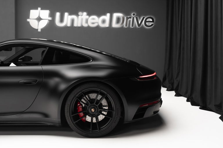 Porsche 992 Carrera 4 GTS