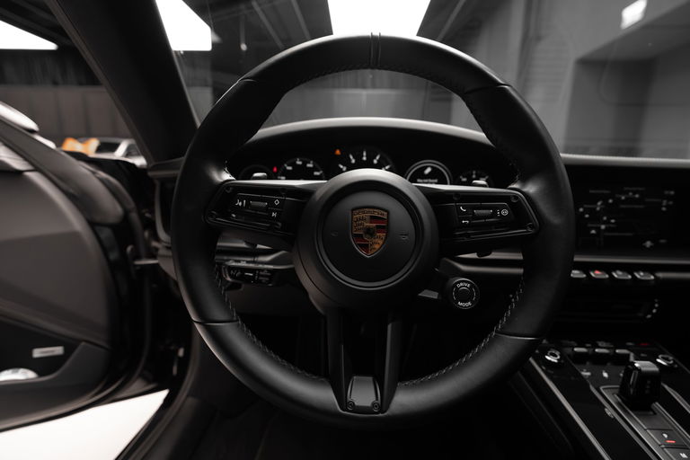 Porsche 992 Carrera 4 GTS