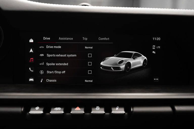 Porsche 992 Carrera 4 GTS