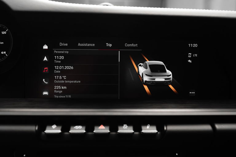 Porsche 992 Carrera 4 GTS