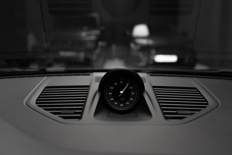 Porsche 992 Carrera 4 GTS