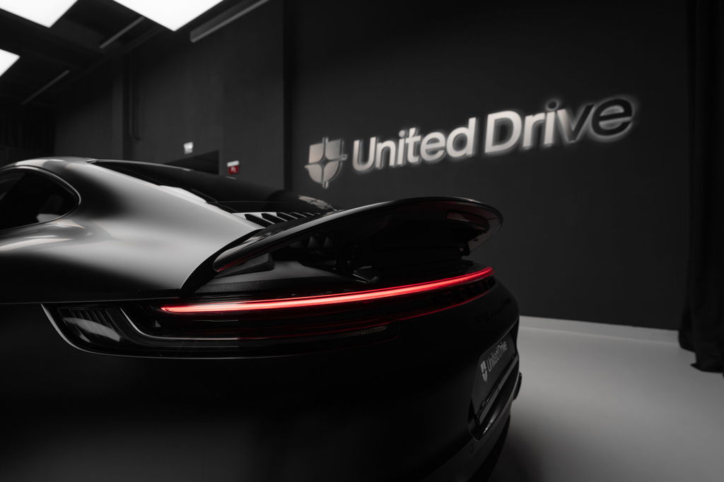 Porsche 992 Carrera 4 GTS