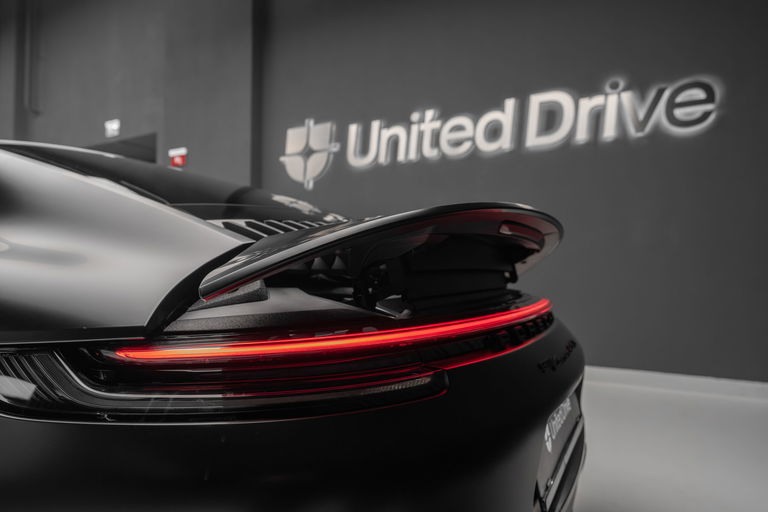 Porsche 992 Carrera 4 GTS