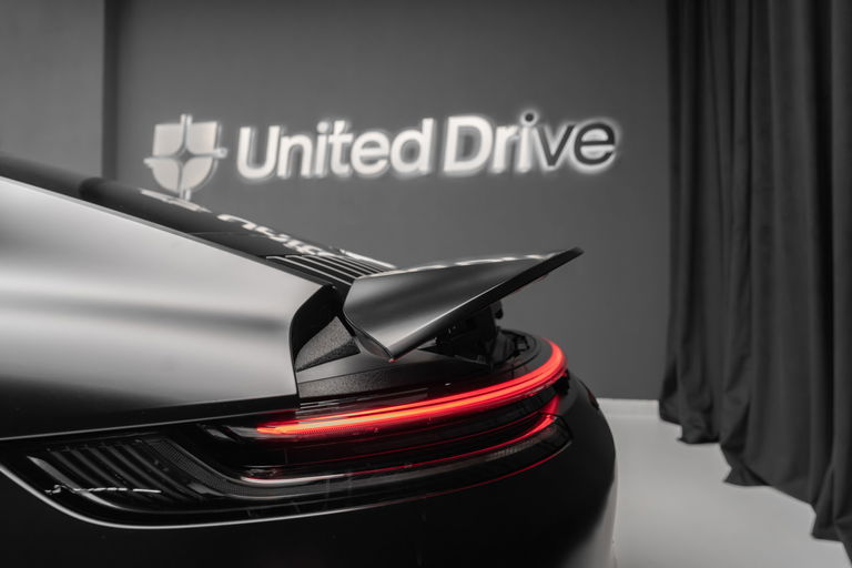 Porsche 992 Carrera 4 GTS