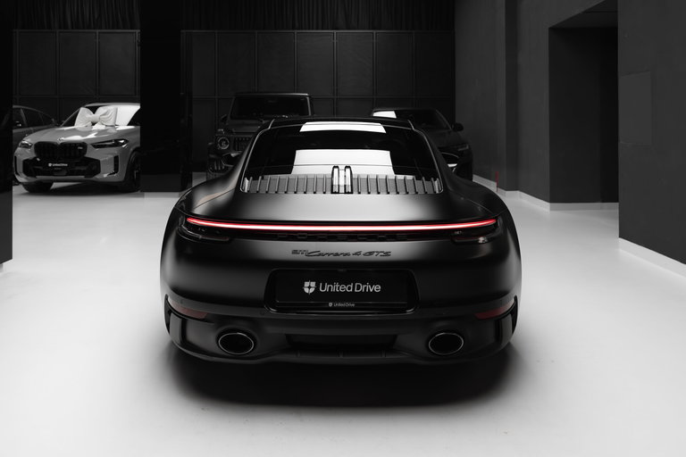 Porsche 992 Carrera 4 GTS