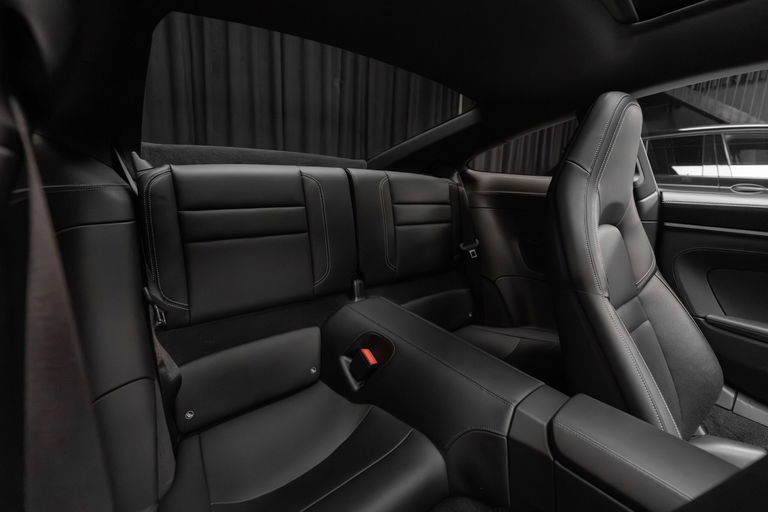 Porsche 992 Carrera 4 GTS