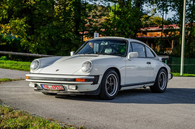 Porsche 911 Carrera 