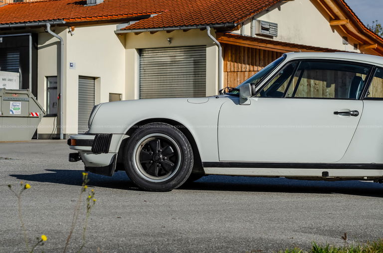 Porsche 911 Carrera (US)