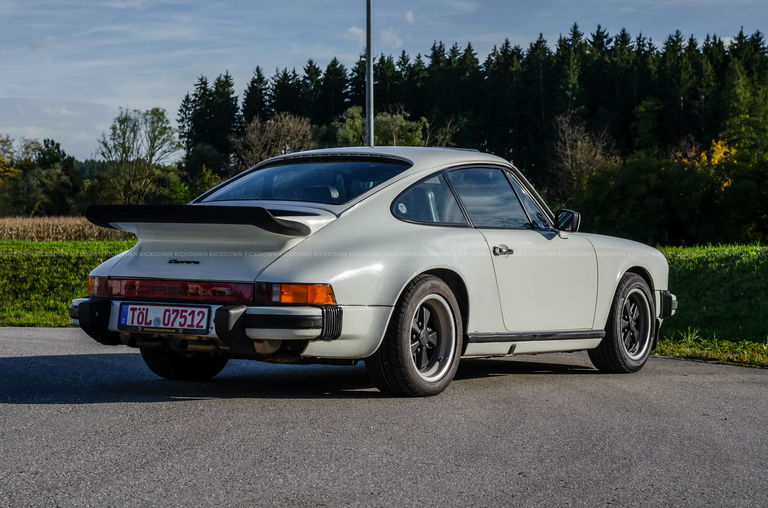 Porsche 911 Carrera (US)
