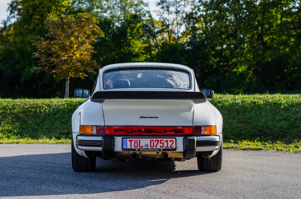 Porsche 911 Carrera (US)