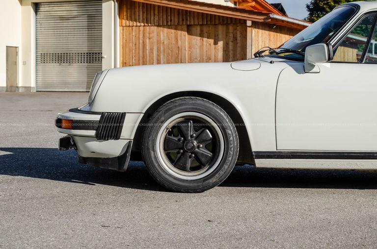 Porsche 911 Carrera (US)