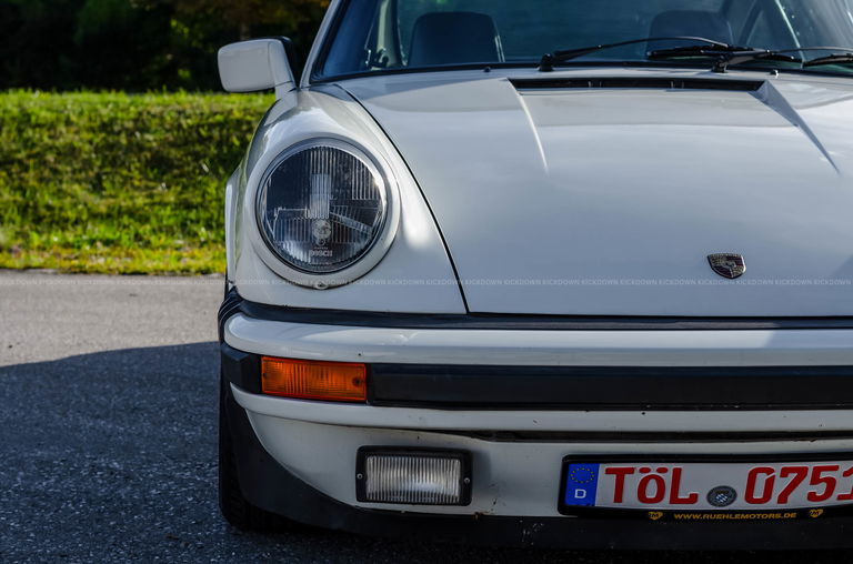 Porsche 911 Carrera (US)