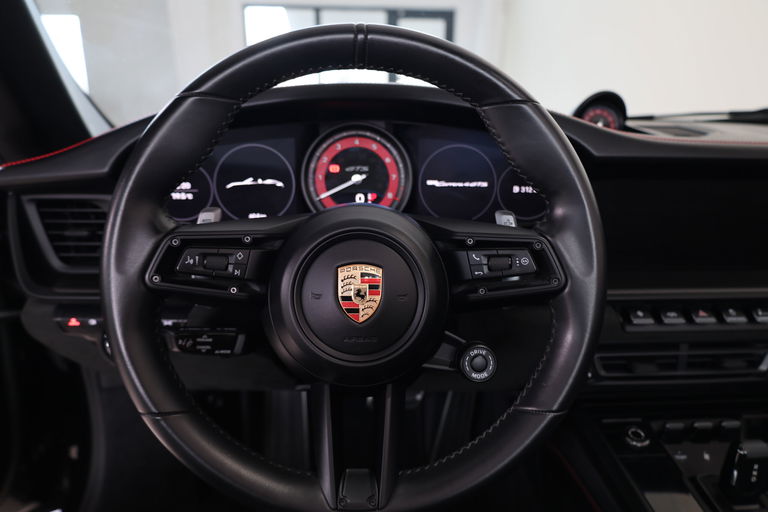 Porsche 992 Carrera 4 GTS