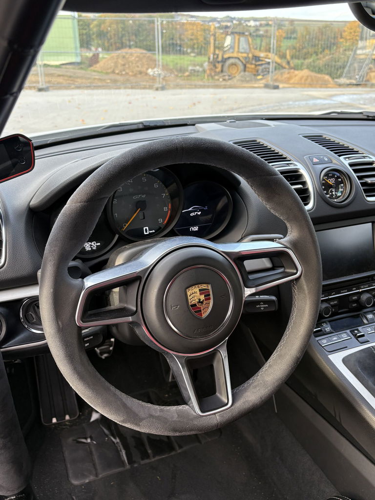 Porsche 981 Cayman GT4