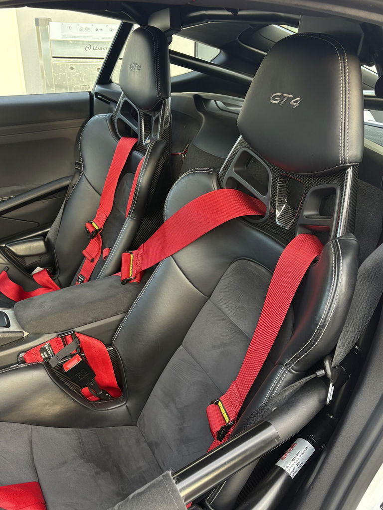 Porsche 981 Cayman GT4