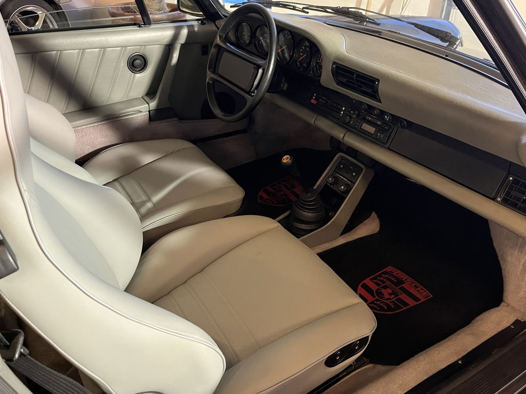 Porsche 911 Carrera 3.2