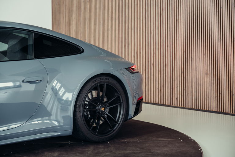 Porsche 992 Carrera GTS