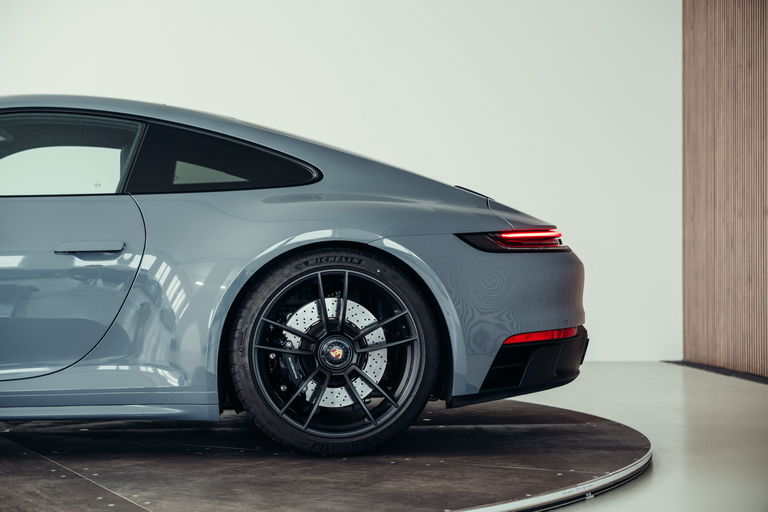 Porsche 992 Carrera GTS