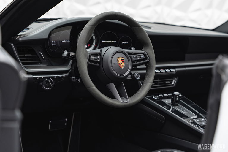 Porsche 992 Carrera GTS