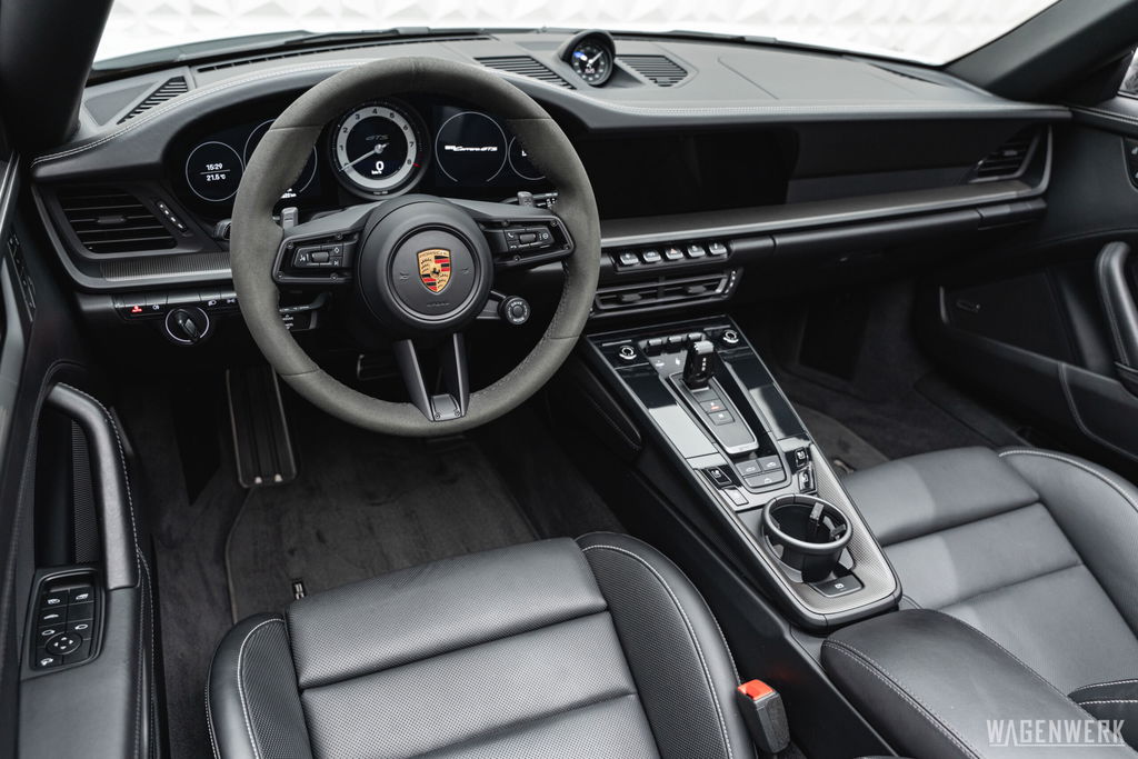 Porsche 992 Carrera GTS