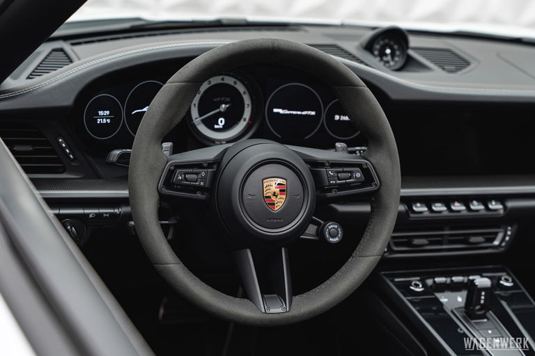 Porsche 992 Carrera GTS