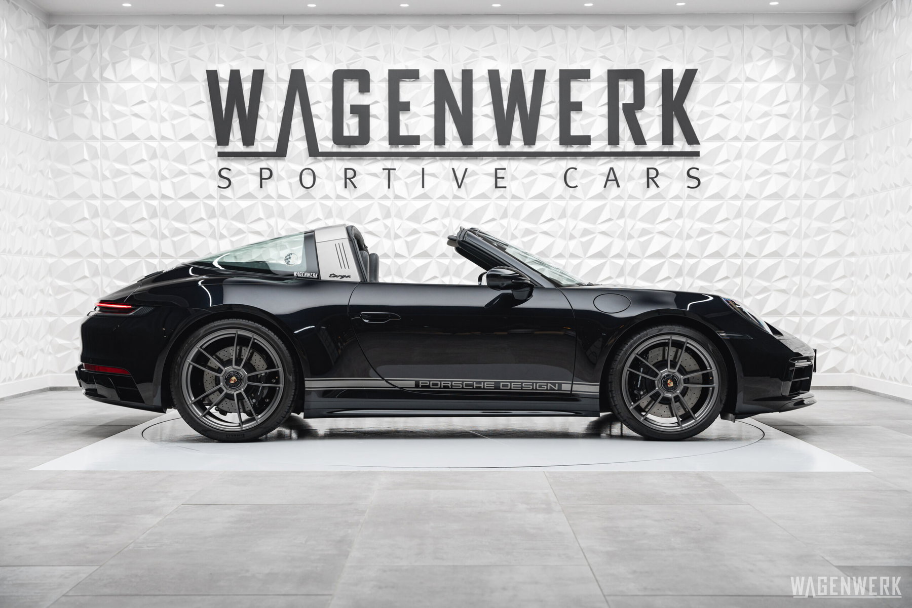 Porsche 992 Edition 50 Jahre Porsche Design 2022 - elferspot.com