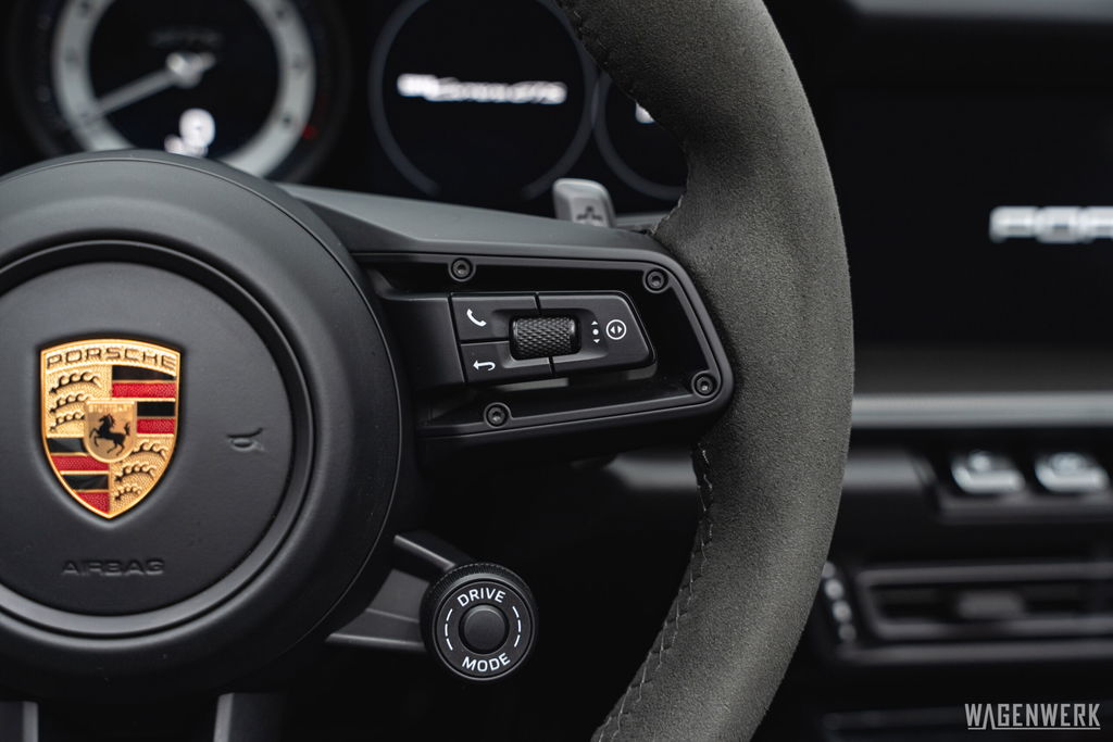 Porsche 992 Carrera GTS