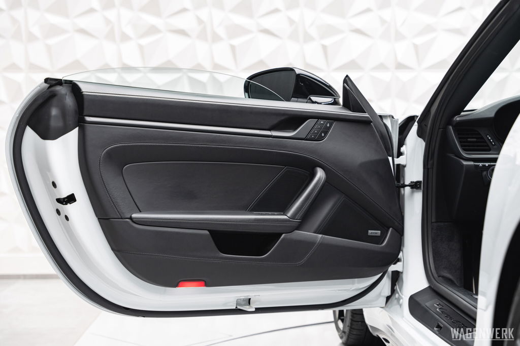 Porsche 992 Carrera GTS