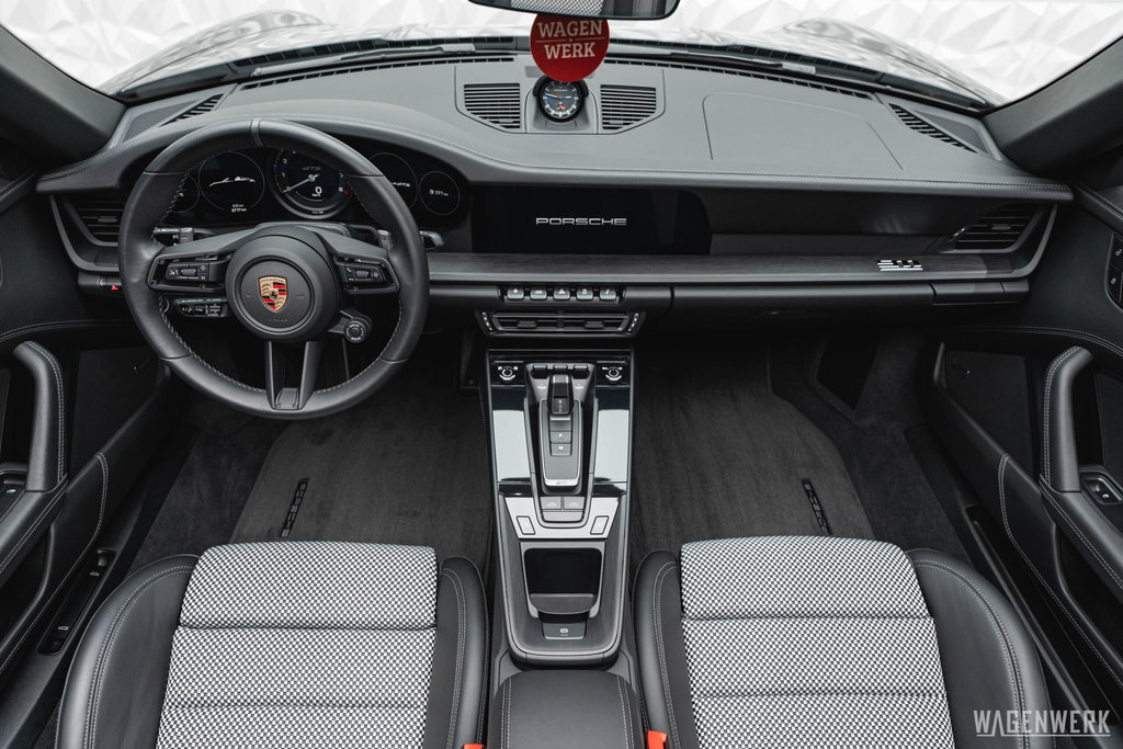 Porsche 992 Edition 50 Jahre Porsche Design