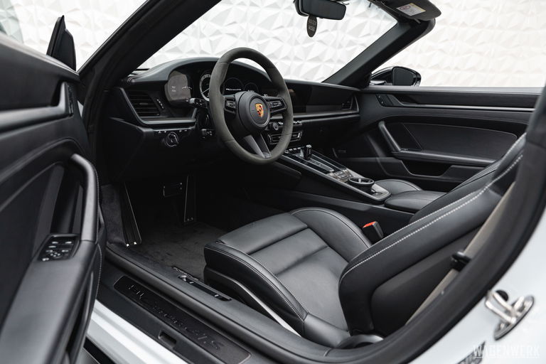 Porsche 992 Carrera GTS