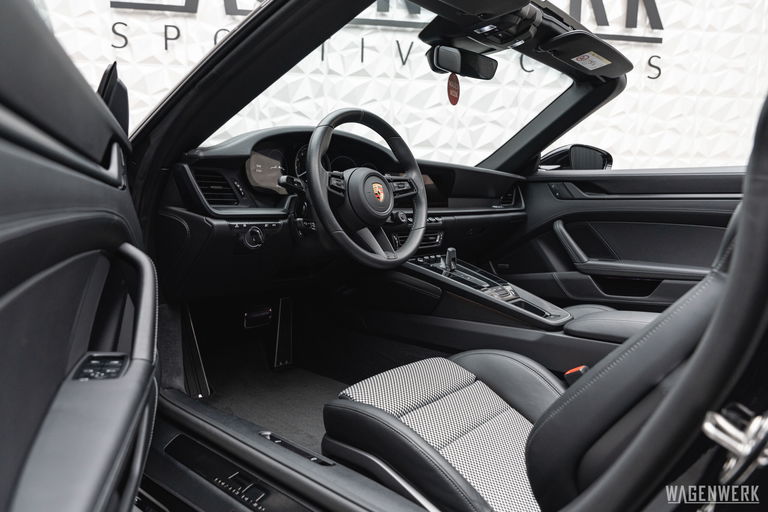 Porsche 992 Edition 50 Jahre Porsche Design