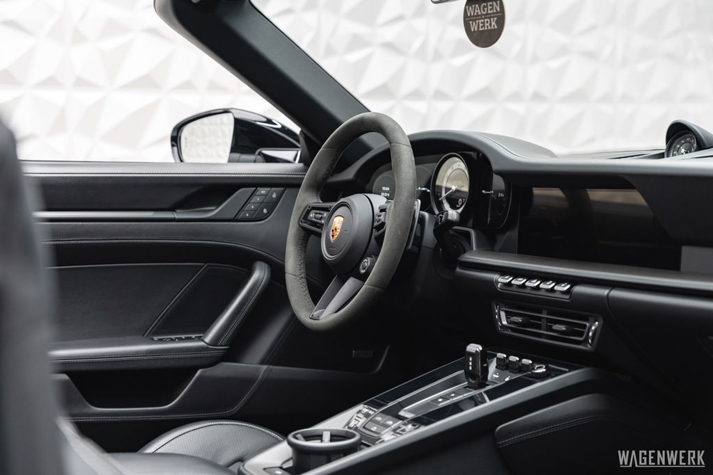 Porsche 992 Carrera GTS