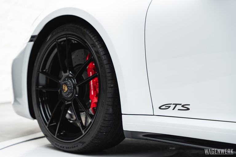 Porsche 992 Carrera GTS