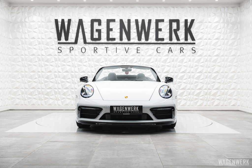 Porsche 992 Carrera GTS