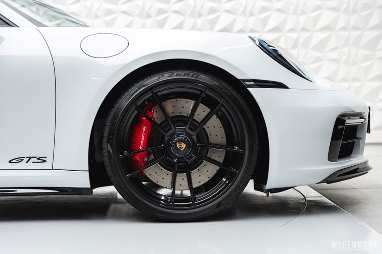 Porsche 992 Carrera GTS