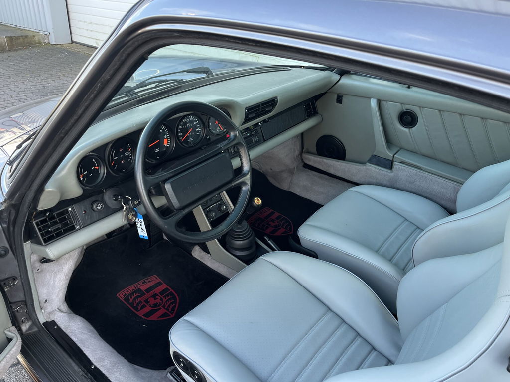 Porsche 911 Carrera 3.2