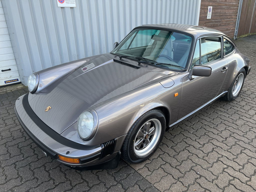 Porsche 911 Carrera 3.2